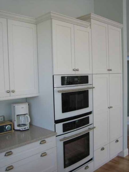 Built In Appliances And Frameless Cabinets